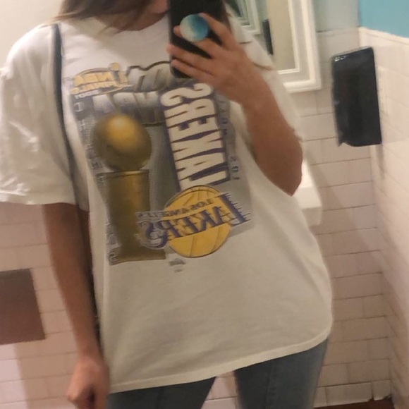 Vintage 2001 Lakers T-shirt